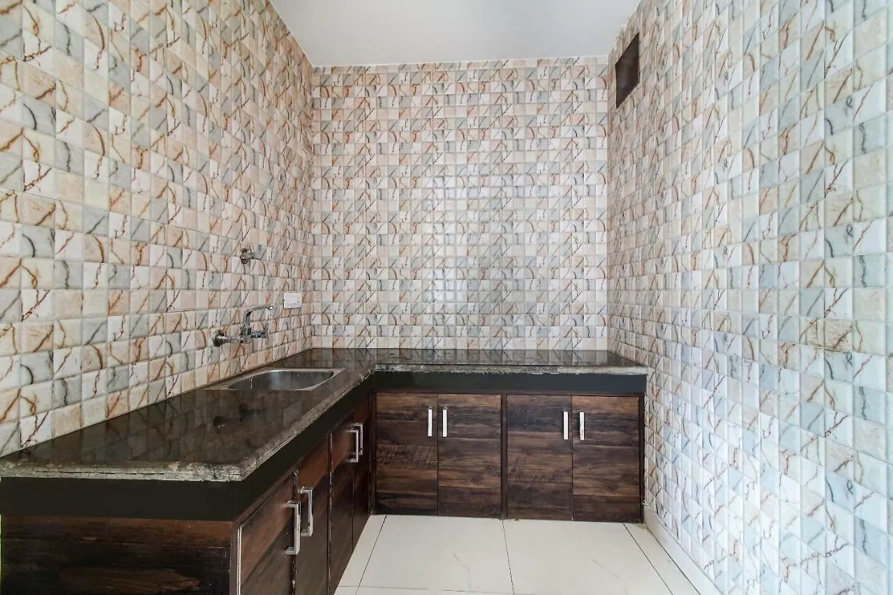 Hotel Silverkey Executive Stays 20024 Golf Course Road Gurgaon