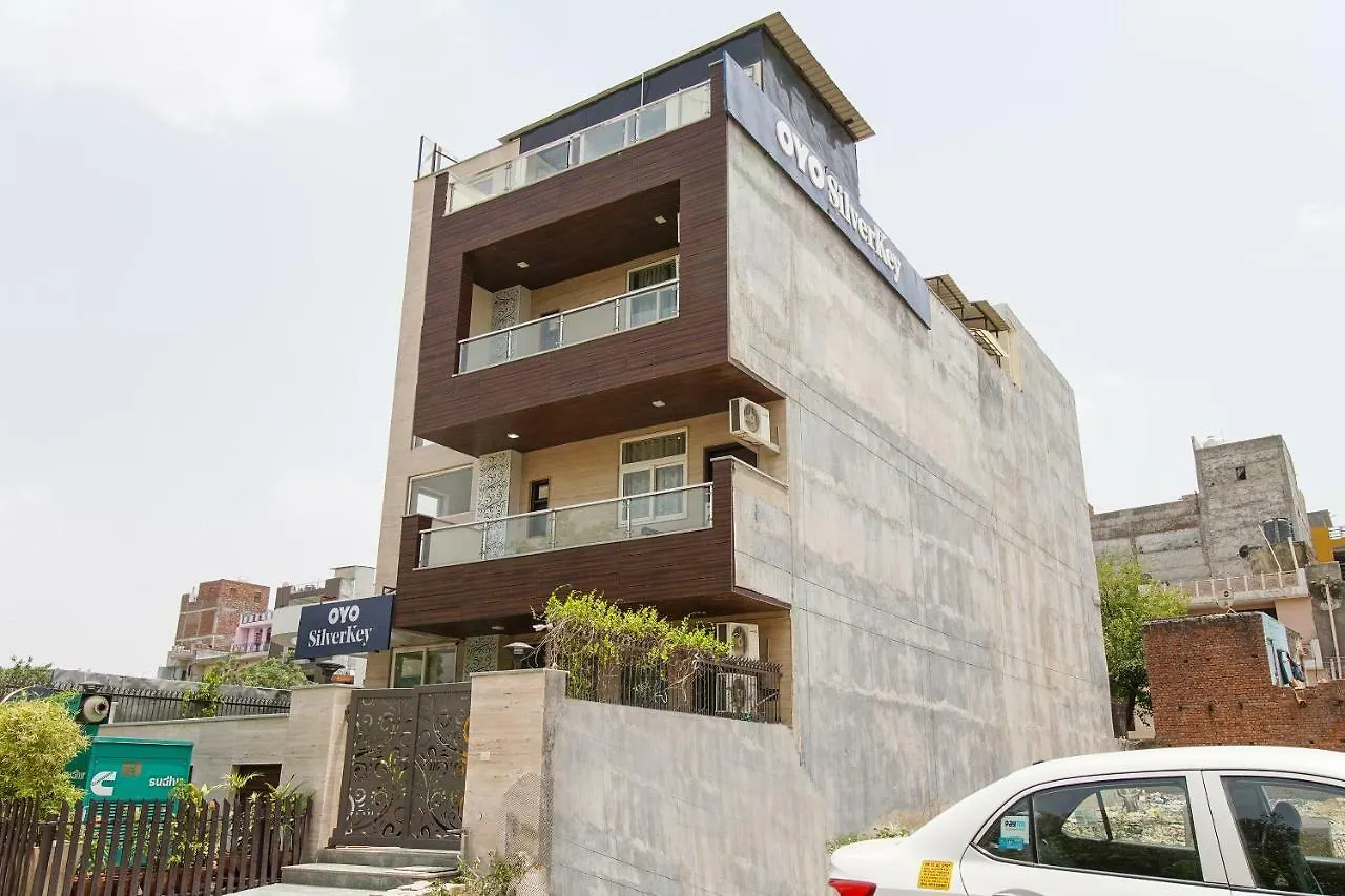 Silverkey Executive Stays 20024 Golf Course Road Gurgaon